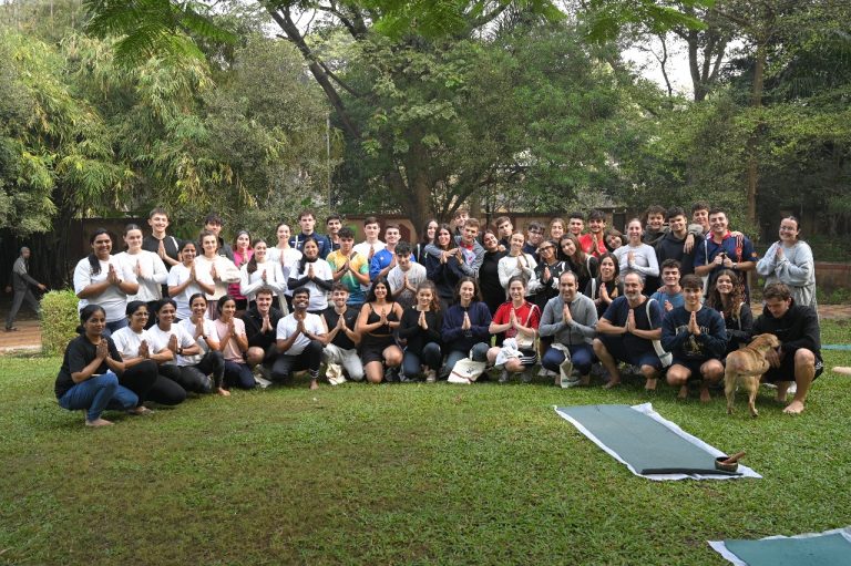 Yoga For Corporate Success: A Unique Session For Spain'S Future Entrepreneurs 1 Yoga session for spain student 2