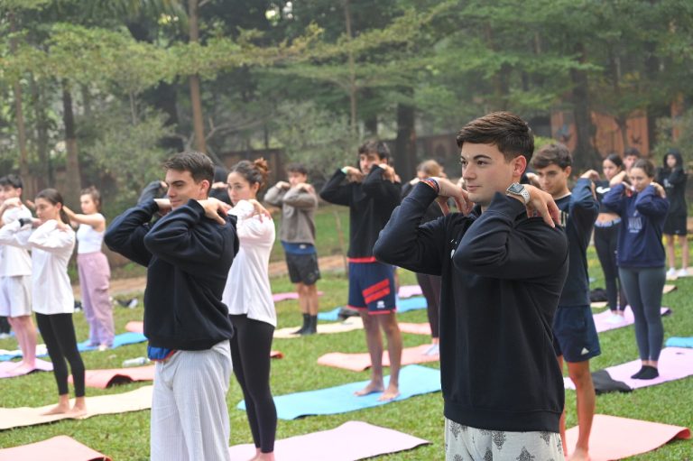Yoga For Corporate Success: A Unique Session For Spain'S Future Entrepreneurs 7 Yoga session for spain student 7